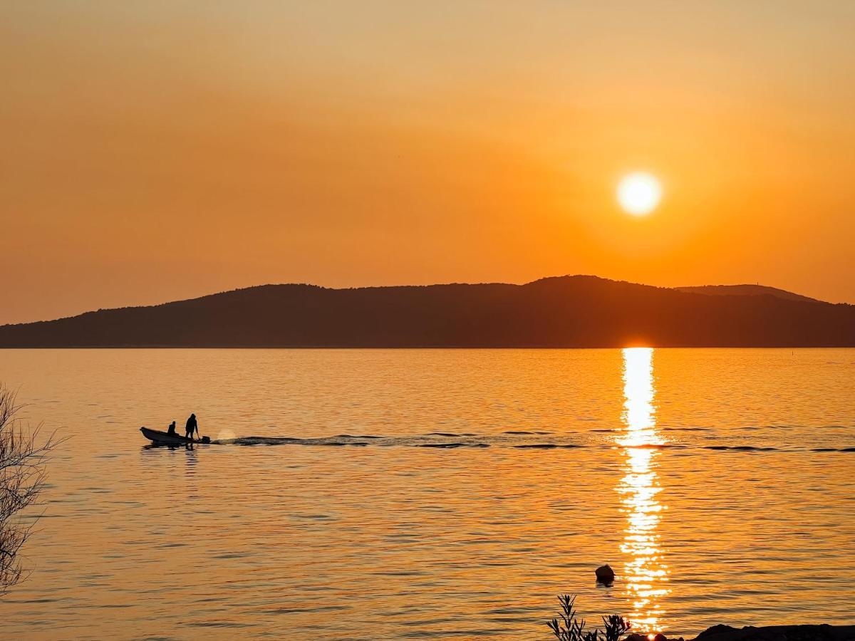 Luxury Beach Apartment W Sunset Sea Views 시베니크 외부 사진