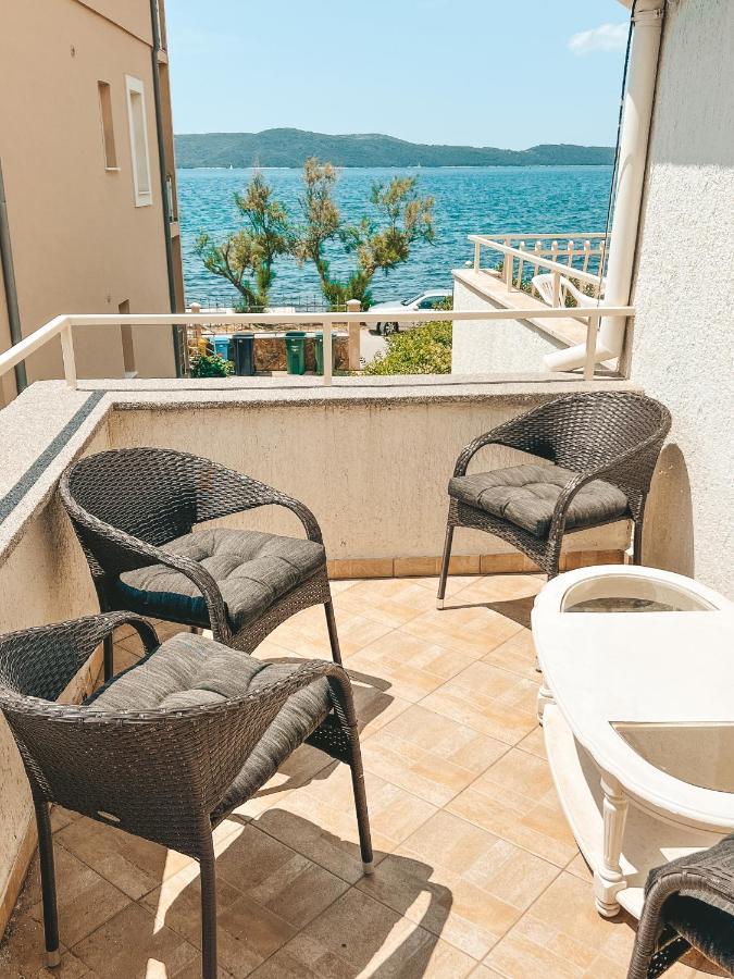 Luxury Beach Apartment W Sunset Sea Views 시베니크 외부 사진