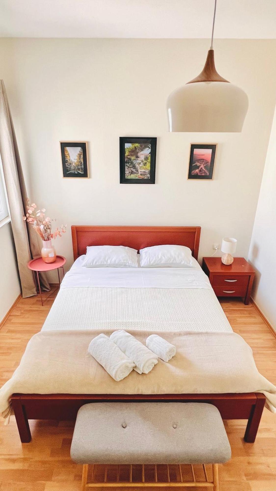 Luxury Beach Apartment W Sunset Sea Views 시베니크 외부 사진