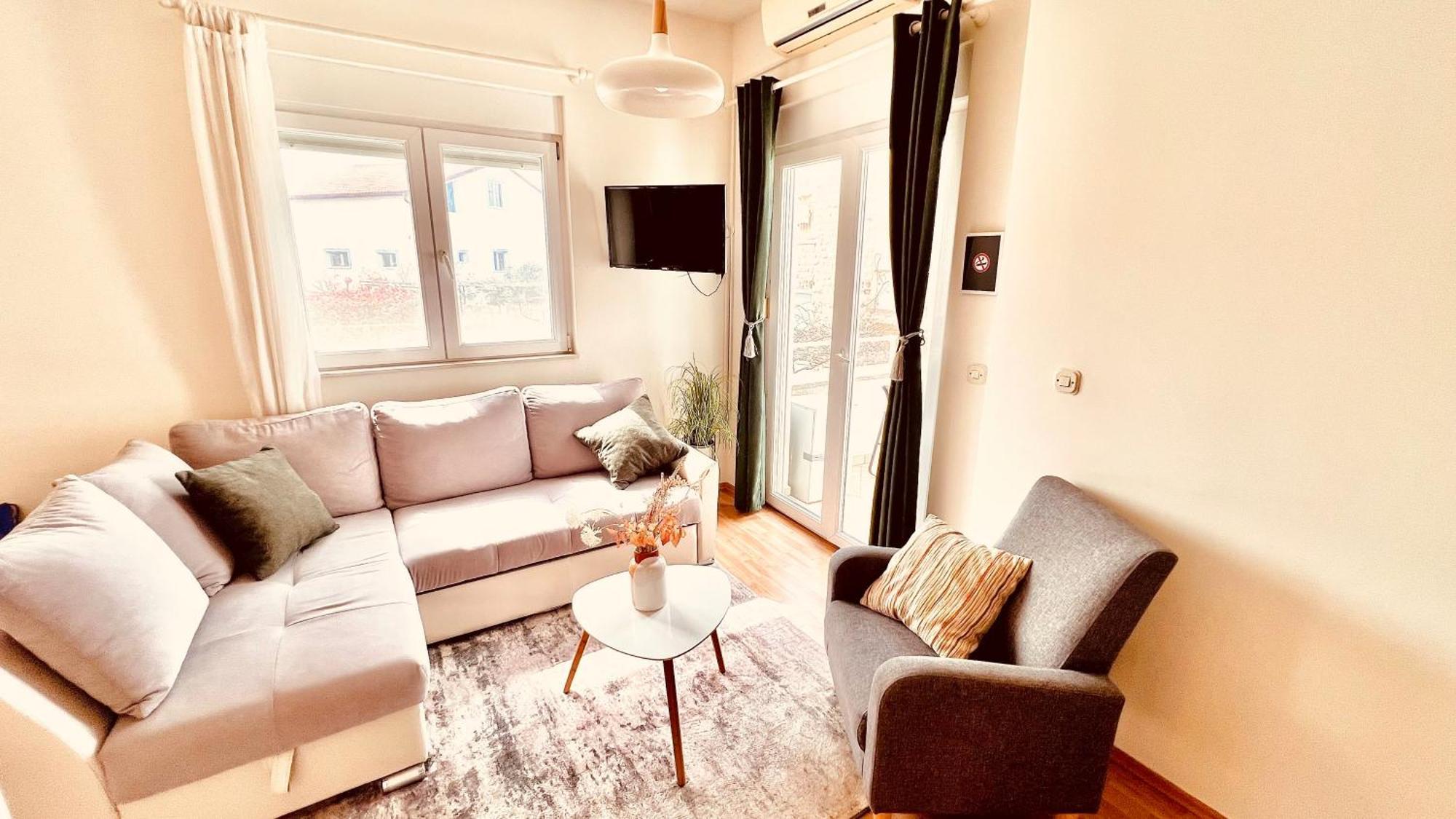 Luxury Beach Apartment W Sunset Sea Views 시베니크 외부 사진