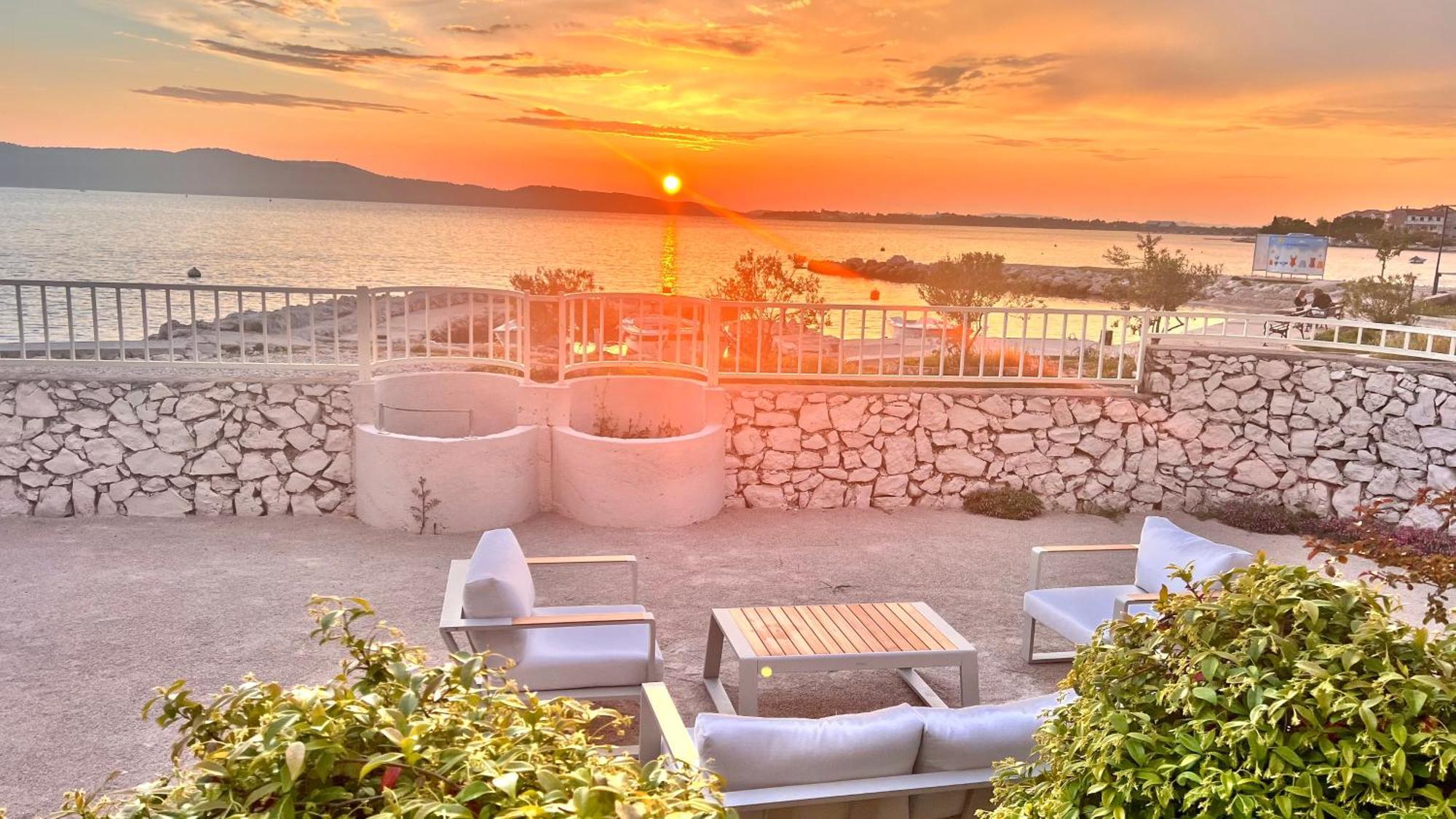 Luxury Beach Apartment W Sunset Sea Views 시베니크 외부 사진